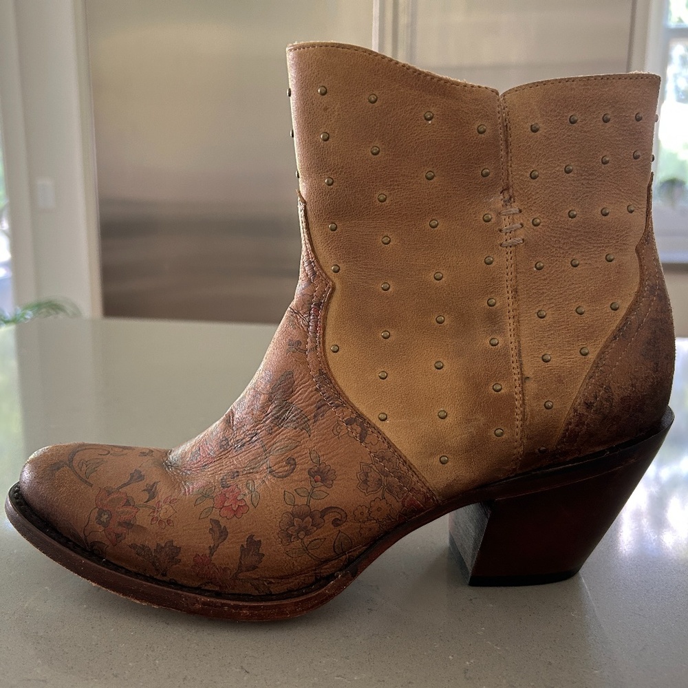 Lucchese Cowboy Boot / Bootie - Tan Floral Western Cowgirl